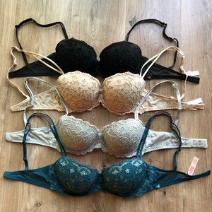 4 Victoria’s Secret lace push-bras